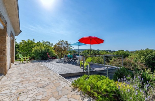Crozon House | Holiday Home 'Maison 10 Pers 2kms De La Plage' with Sea View, Private Terrace and Wi-Fi