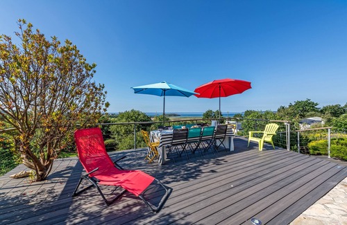 Crozon House | Holiday Home 'Maison 10 Pers 2kms De La Plage' with Sea View, Private Terrace and Wi-Fi