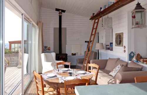 Lanildut House | Holiday Home Maison d'en haut - LDT104 by Interhome