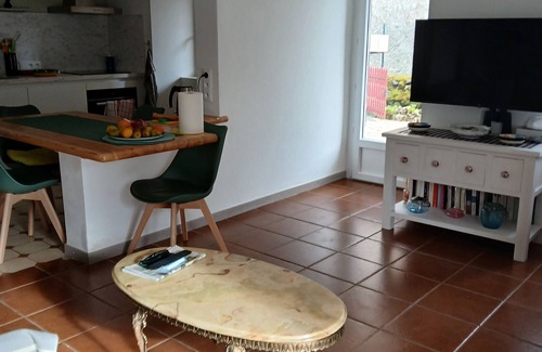 Seneujols House | Holiday Home 'Maison De Campagne' with Private Terrace, Private Garden and Wi-Fi