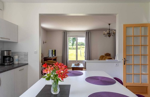 Plouisy House | Holiday Home 'Maison Familiale' with Private Terrace, Private Garden and Wi-Fi