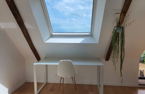 Branderion House | Holiday Home 'Maison De Campagne Proche De La Mer' with Private Pool, Private Terrace and Wi-Fi