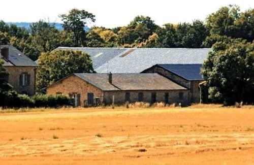 Crespieres House | Holiday Home 'Maison De Campagne Vers Versailles' with Private Terrace, Private Garden and Wi-Fi