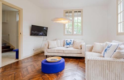 Dives-sur-Mer House | Holiday Home Maison Amour by Interhome