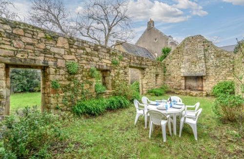 Belz House | Holiday Home Maison Maison Ty Mad by Interhome