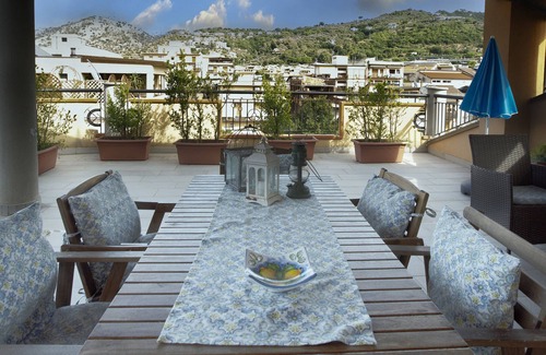 Brolo House | Holiday Home "Mansarda da Dani" with Sea View, Covered Terrace & Wi-Fi