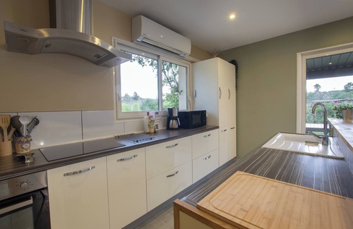 Brujas House | Holiday Home 'Mas D'alex - Piscine' with Private Pool, Private Terrace and Wi-Fi