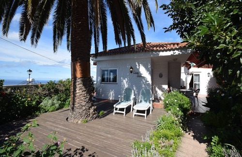 Tacoronte House | Holiday Home Mesa del Mar near Black Beach