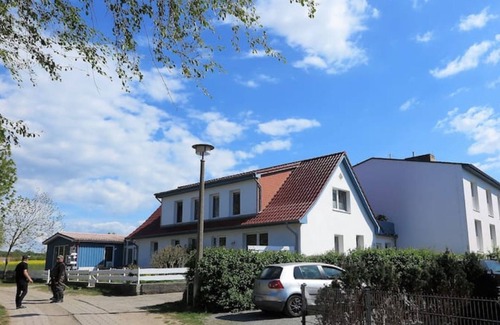 Meschendorf Apartment | Holiday home 'Möve ABA Apartment 11' with shared garden and WLAN