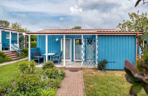 Meschendorf House | Holiday home "Möve ABA Bungalow 66" with private terrace and WLAN