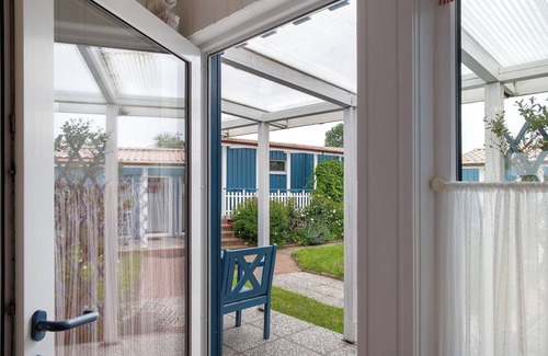 Meschendorf House | Holiday home "Möve ABA Bungalow 62" with private terrace and WLAN