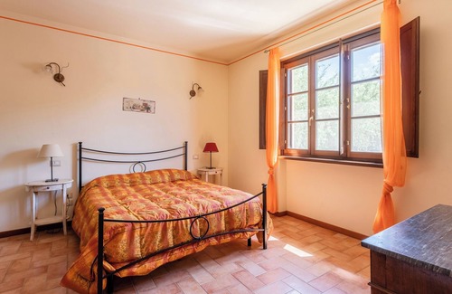 Montecarlo Other | Holiday Home "Mughetto" with Shared Pool, Terrace and Wi-Fi