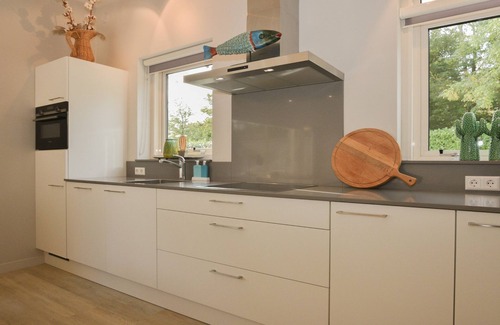 Kamperland House | Holiday Home near Beach with Garden