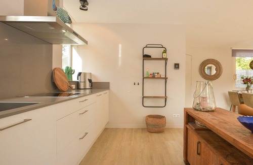 Kamperland House | Holiday Home near Beach with Garden