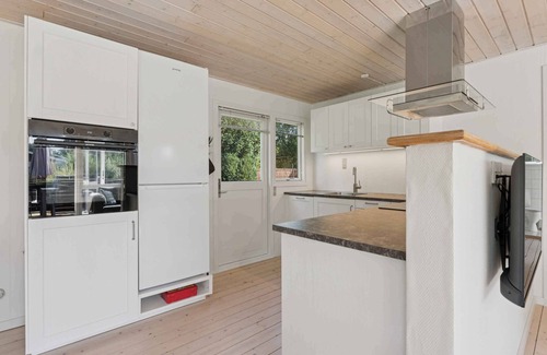 Hou House | Holiday home – near beach, harbour and nature