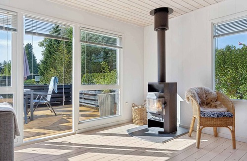 Hou House | Holiday home – near beach, harbour and nature