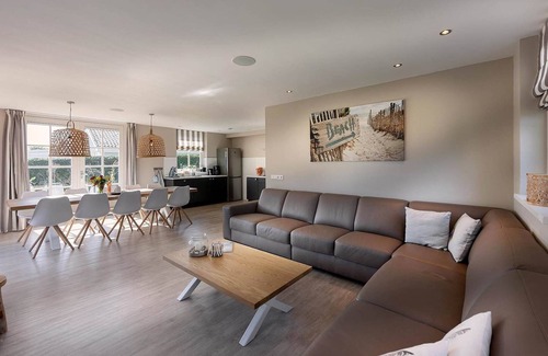 Municipality of Noordwijk House | Holiday Home near Dutch Coast & Green Park