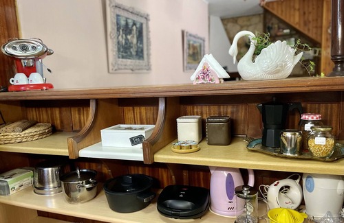 Achilleio House | Holiday Home 'Newstalgia House' with Private Terrace and Wi-Fi