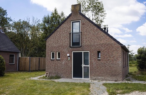 Ewijk House | Holiday Home Nijmegen Quiet with Terrace