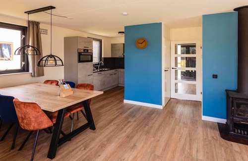 Ewijk House | Holiday Home Nijmegen with Lake View