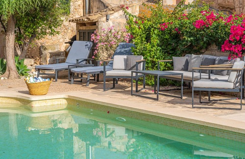 Buger House | Holiday Home 'Numero Uno' with Sea View, Wi-Fi and Air Conditioning