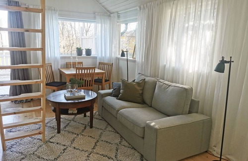 Ytterbystrand Ski Chalet | Holiday home on Resarö near the sea | SE13008
