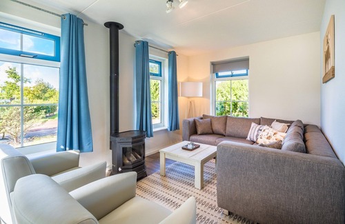 De Koog House | Holiday Home on Texel with Spacious Garden