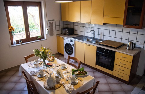 Massa Lubrense Apartment | Holiday Home Overlooking Capri With Garden