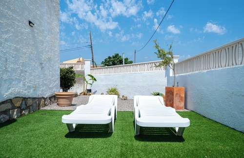 Miami Platja House | Holiday Home "Palmera" with Shared Pool & Wi-Fi