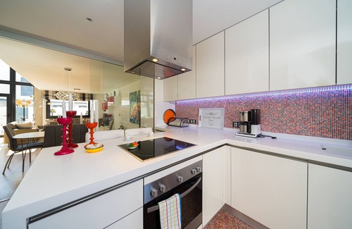 El Albir House | Holiday Home 'Pegaso Playa De Albir' with Sea View, Wi-Fi and Air Conditioning