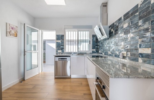 Torrevieja House | Holiday Home 'Posidonia' with Sea View, Private Terrace and Wi-Fi