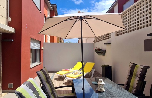 Pozo Izquierda House | Holiday Home 'Pozo Canary' with Private Terrace, Wi-Fi and Air Conditioning