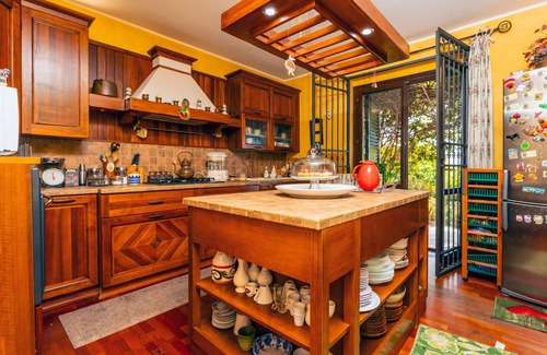 Viagrande House | Holiday Home 'Queen Etna - Beautiful Pool' with Sea View, Wi-Fi and Air Conditioning