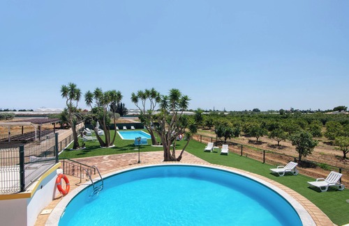 Luz de Tavira House | Holiday Home 'Quinta Alegre Tavira T1' with Shared Pool, Wi-Fi and Air Conditioning