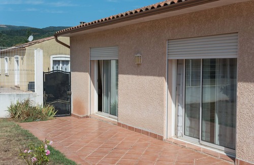 Bedarieux (ornac) House | Holiday Home 'River Side' with Mountain View, Private Terrace and Wi-Fi