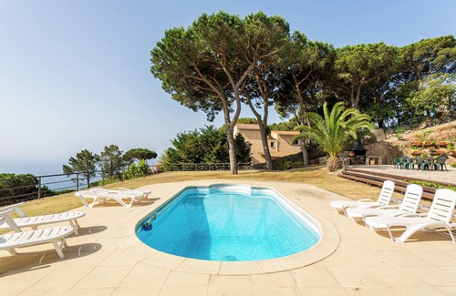 Lloret de Mar House | Holiday Home 'Roselles' with Sea View, Private Pool and Wi-Fi