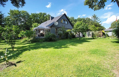 Muritz House | Holiday Home 'Rustikales Ferienhaus' with Private Terrace, Wi-Fi and Air Conditioning