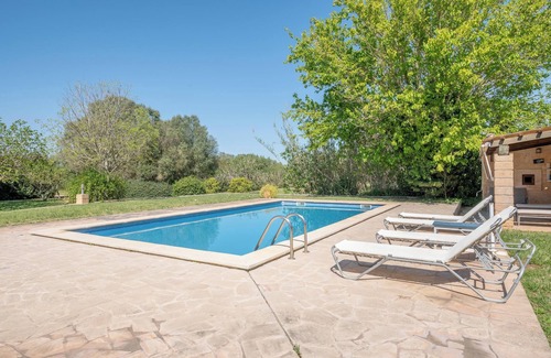 Algaida House | Holiday Home Sa Era Nova with Wi-Fi, A/C, Pool, Garden & Terrace; Parking Available