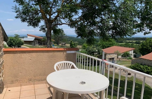 Saint-Beauzire House | Holiday Home Saint-Beauzire near Pauillac Castle