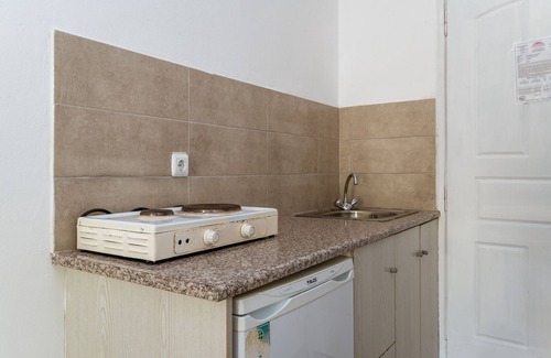 Batsi House | Holiday Home 'Seaview Mastrozanne Studio 9 Andros' with Sea View, Wi-Fi and Air Conditioning