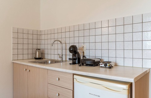 Batsi House | Holiday Home 'Seaview Mastrozanne Studio 2 Andros' with Sea View, Wi-Fi and Air Conditioning