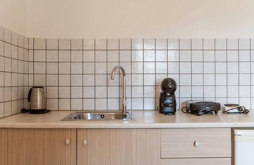 Batsi House | Holiday Home 'Seaview Mastrozanne Studio 2 Andros' with Sea View, Wi-Fi and Air Conditioning