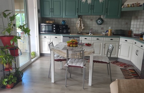 Seilhac House | Holiday Home 'Séjours Chambres D'hôtes Corrèze' with Shared Terrace, Shared Garden and Wi-Fi