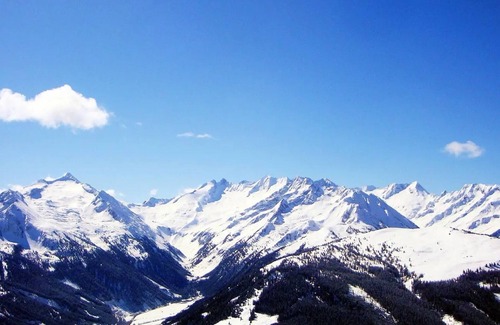 Hochkrimml House | Holiday Home 'Silberleiten' for 14 Persons with Mountain View, Private Terrace and Wi-Fi