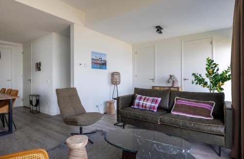 Sint-Annaland House | Holiday Home Sint-Annaland near Zeeland Beach