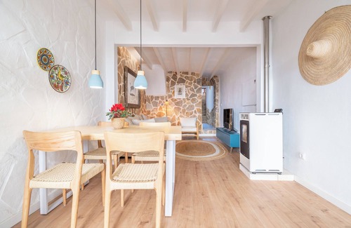 Arta House | Holiday Home 'Sol Y Luna' with Mountain View, Wi-Fi and Air Conditioning