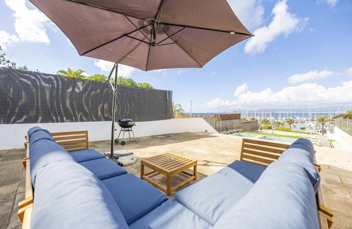 El Arenal House | Holiday Home 'Son Veri D'abaix Derecha' with Sea View, Wi-Fi and Air Conditioning