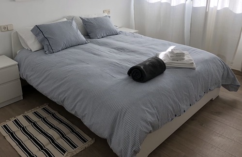 El Arenal House | Holiday Home Son Veri d'Abaix. Modern chalet with stunning sea views
