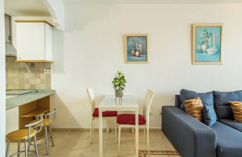 Mogan Apartment | Holiday Home Su Eminencia near the Beach with Sea Views and Shared Pool