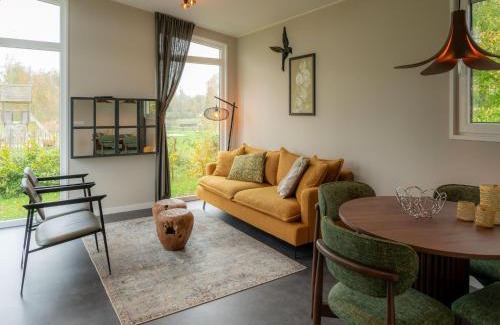 Sint Nicolaasga House | Holiday home surrounded by water and forest